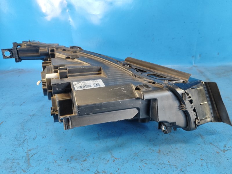 Headlight BMW I3 (I01) 13–22 Lev.