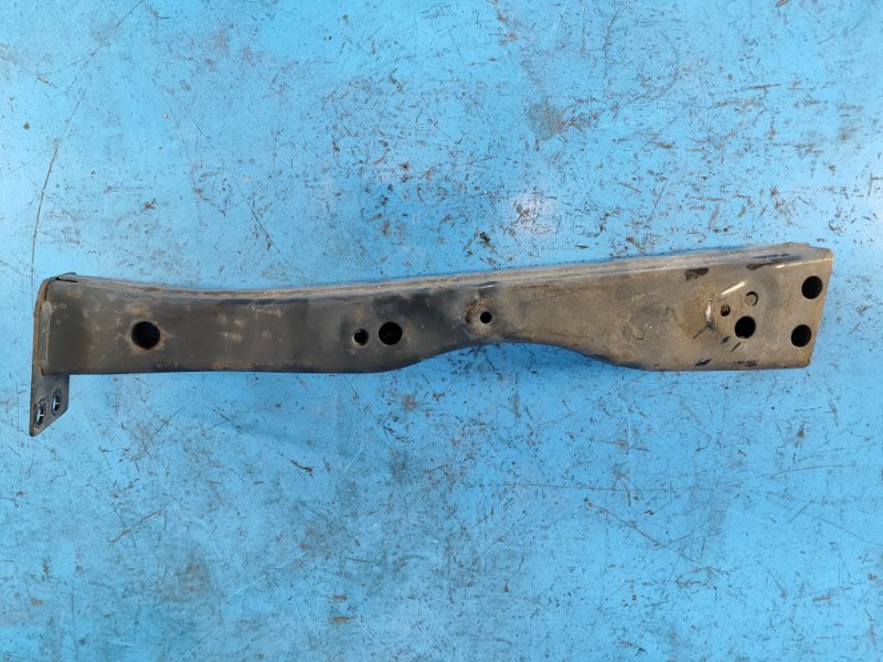 Front bumper reinforcement bracket NISSAN QASHQAI/ROGUE SPORT 14- Right.