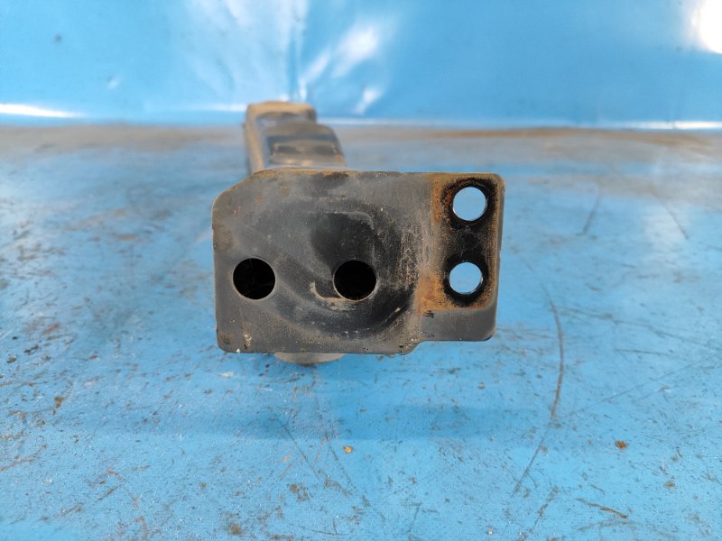 Front bumper reinforcement bracket NISSAN QASHQAI/ROGUE SPORT 14- Right.