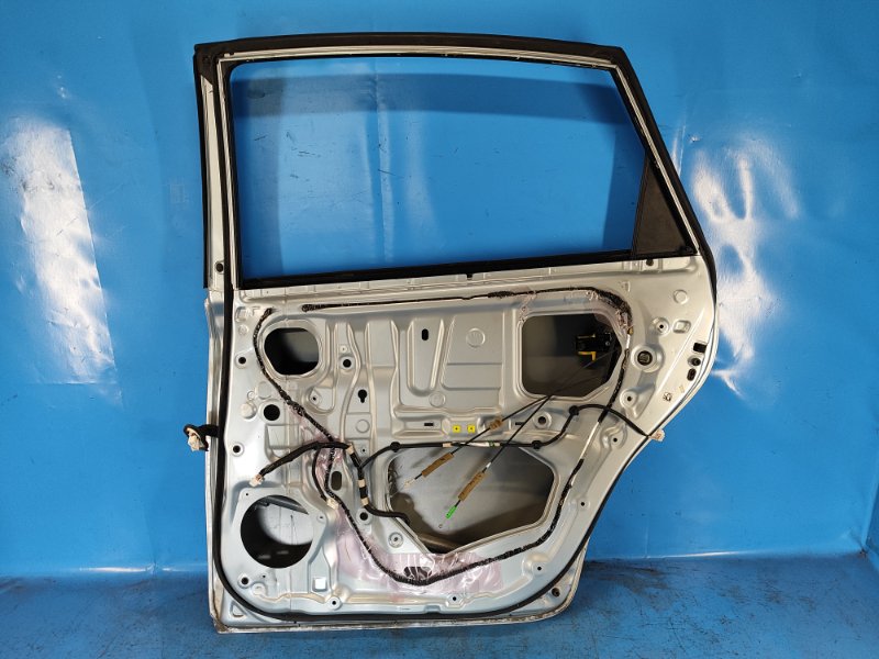 Door TOYOTA PRIUS PLUS 11-14 Right Rear