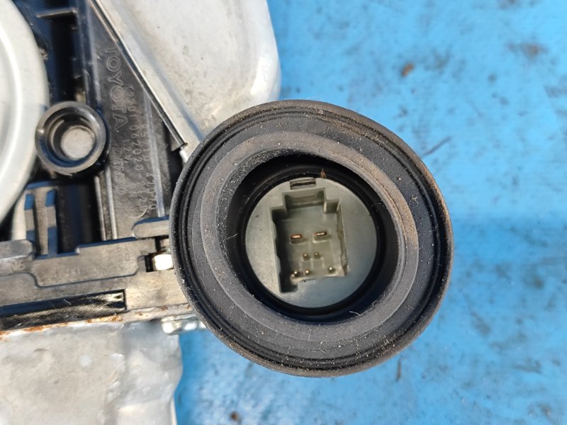 Window regulator TOYOTA PRIUS PLUS 11-14 Right Rear