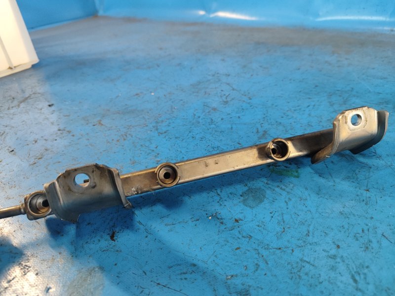 Fuel rail Mazda 3 BL 09-13 2009