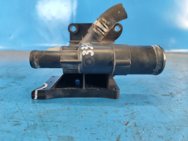Cooling system tee Mazda 3 BL 09-13 2009