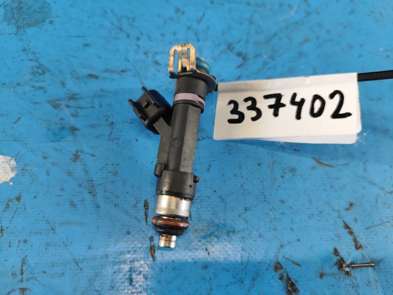 Fuel injector Mazda 3 BL 09-13 2009