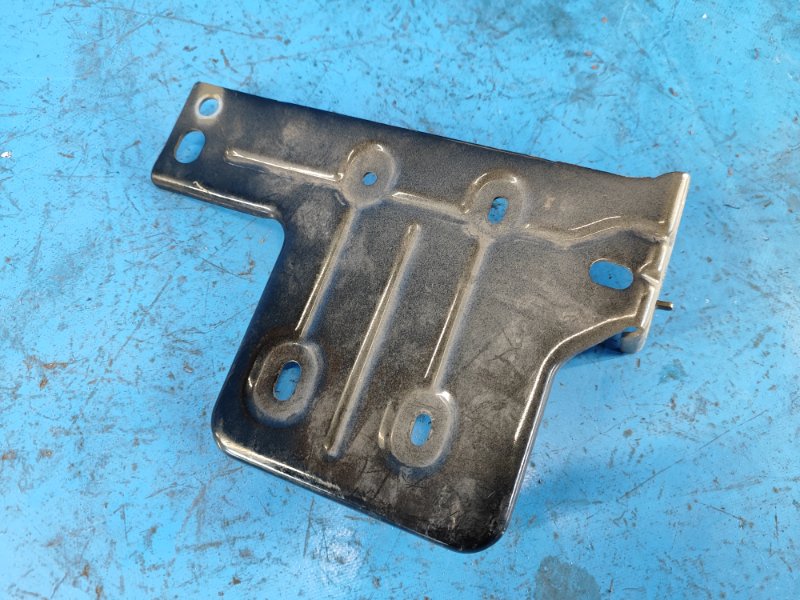 FORD EXPEDITION 17- 2018 Left Front Fender Bracket