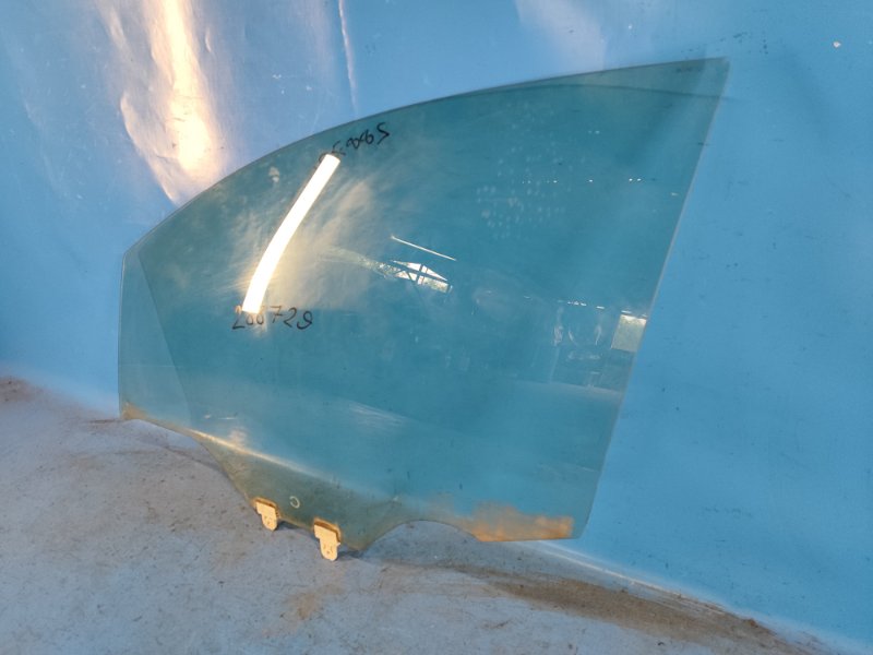 Door glass NISSAN LEAF 10-17 Left. Front.