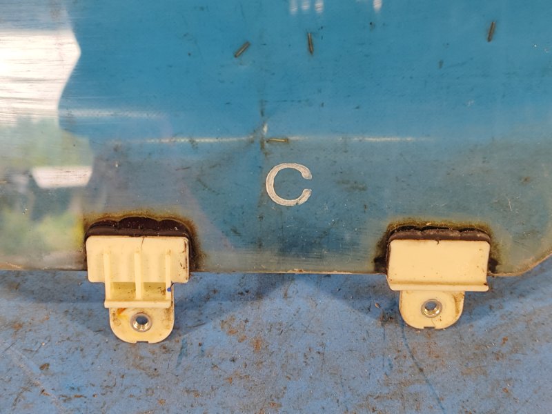 Door glass NISSAN LEAF 10-17 Left. Front.