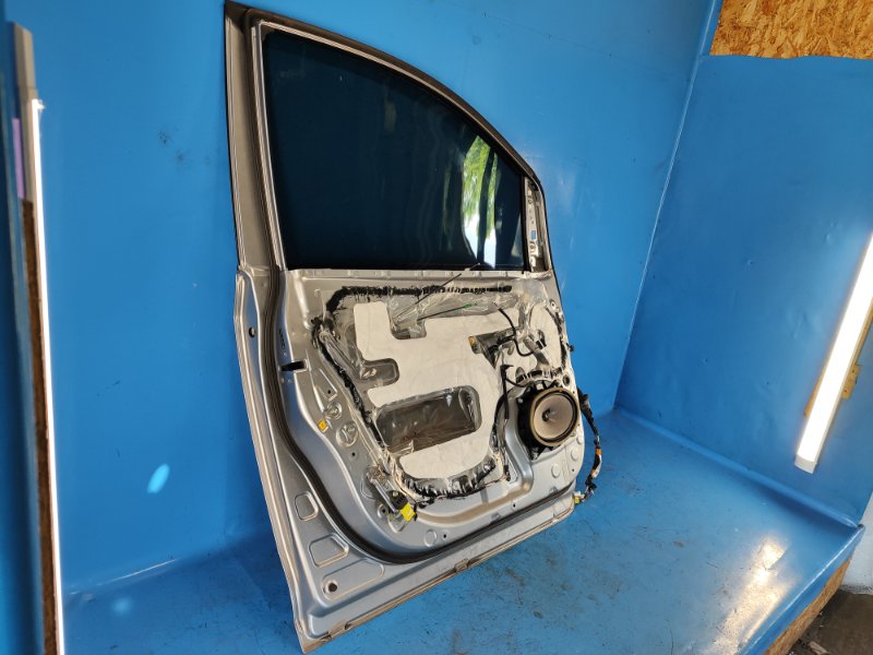 Door TOYOTA SIENNA 11-16 2015 Left. Front.
