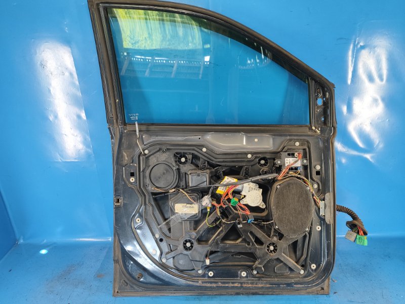 Door DODGE GRAND CARAVAN 08- 2014 Left. Front.