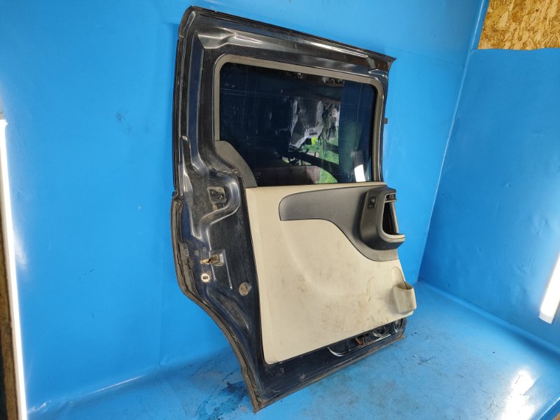 Door DODGE GRAND CARAVAN 08- 2014 Left. Rear.
