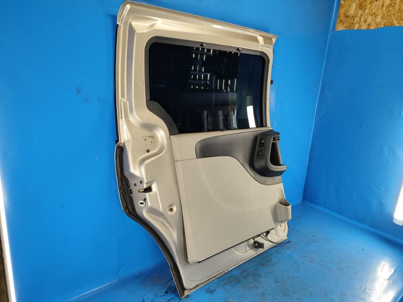 Door DODGE GRAND CARAVAN 08- 2013 Left. Rear.