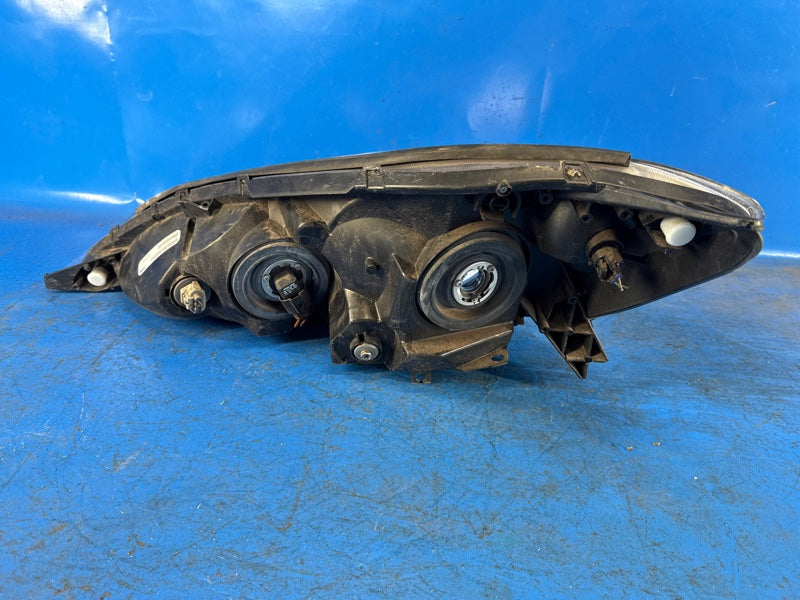 Headlight TOYOTA SIENNA 03-10 Right
