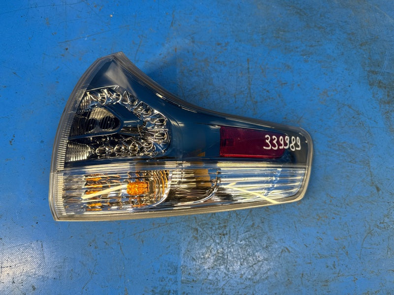 External light TOYOTA SIENNA 11-16 2015 Right.