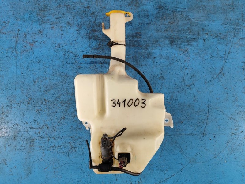 Windshield washer reservoir for the 2014 Dodge Grand Caravan