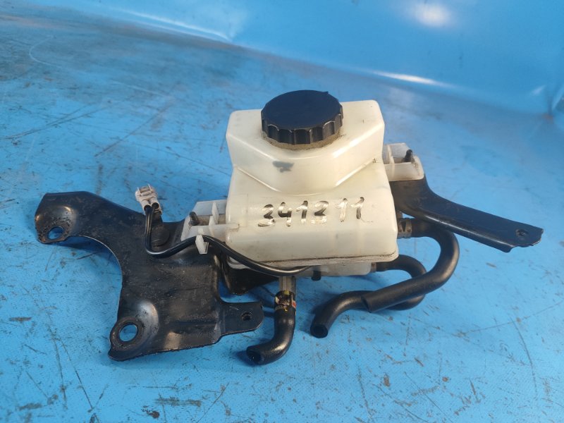 Brake Master Cylinder Reservoir for Lexus HS250H (ANF10) 09-12 2009