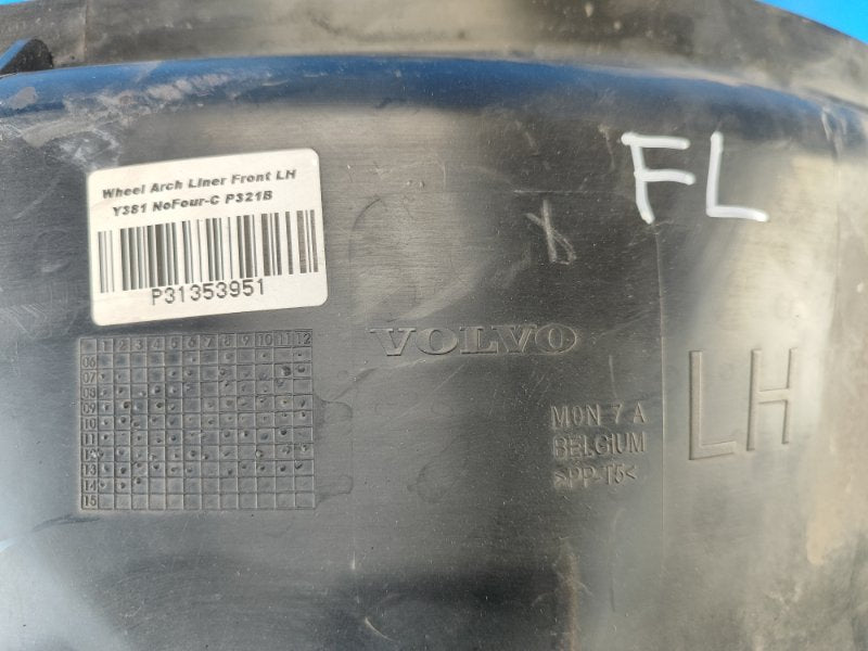 Mudguard VOLVO XC70 07-16 Left. Front.