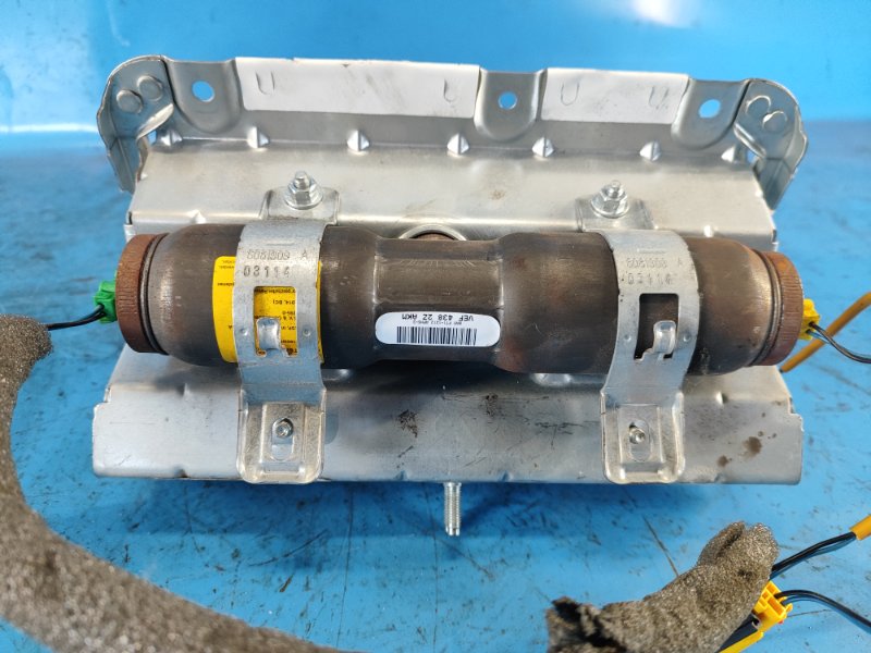 Passenger airbag VOLVO XC70 07-16