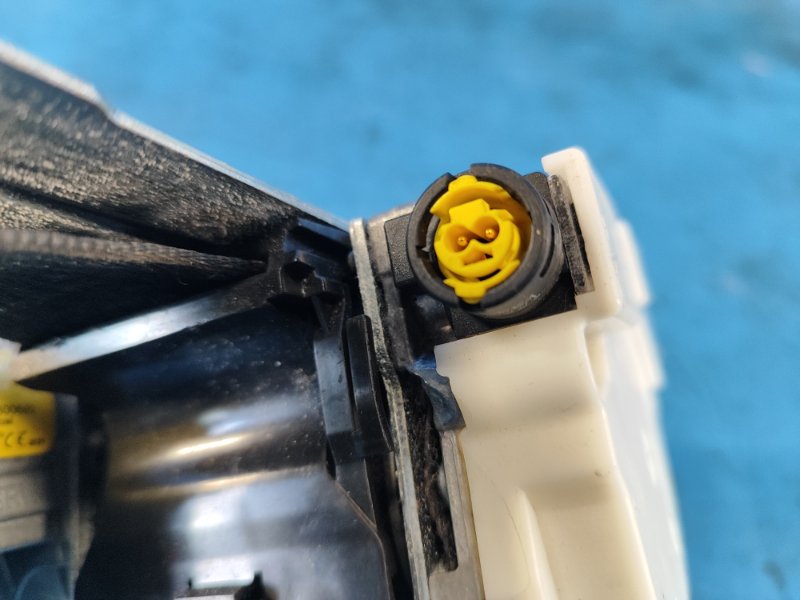 Seat belt FORD FUSION 14- Right Front.
