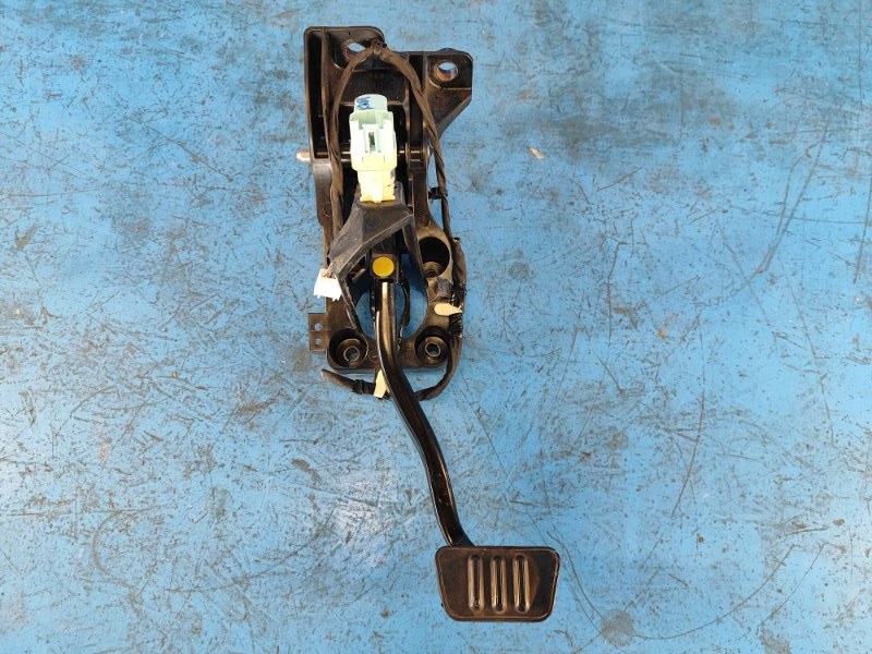 Brake pedal FORD MUSTANG 15-