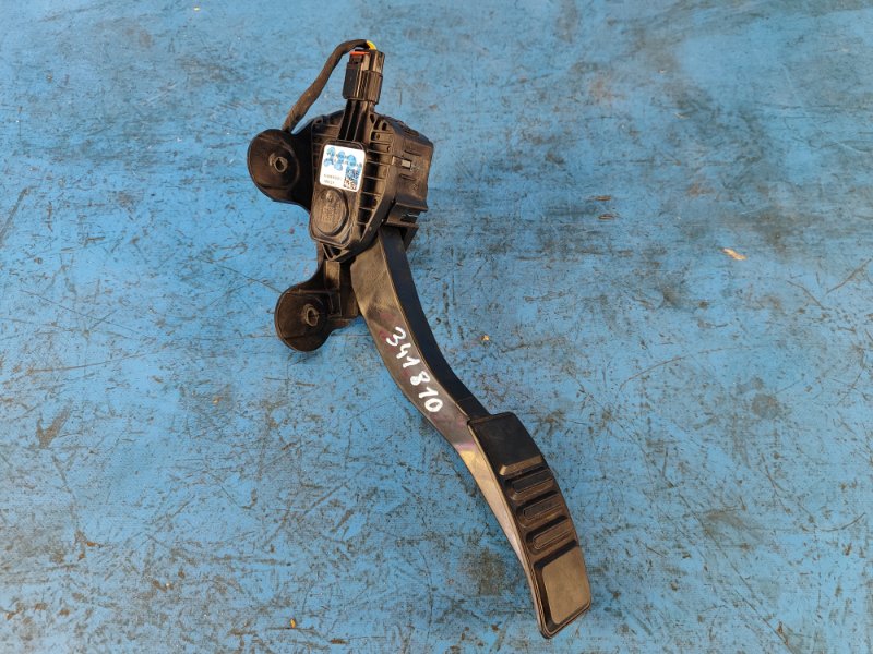 Gas pedal FORD MUSTANG 15-