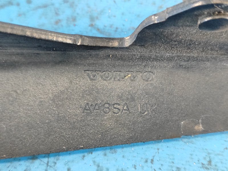 Hood hinge VOLVO XC70 07-16 Right