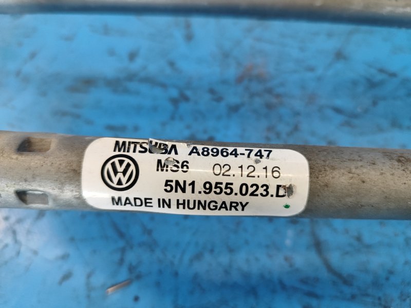 Windshield wiper linkage for the Volkswagen Tiguan 08-17 2017