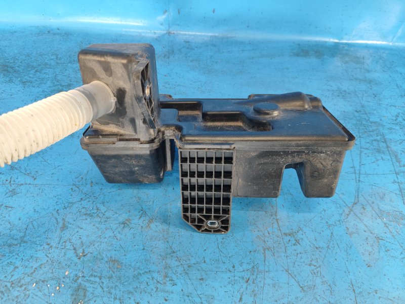 Washer reservoir for Volkswagen Tiguan 08-17 2017