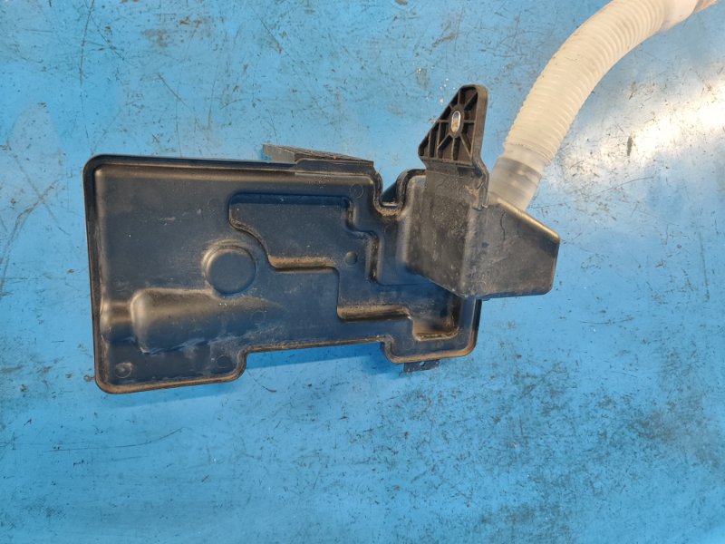 Washer reservoir for Volkswagen Tiguan 08-17 2017