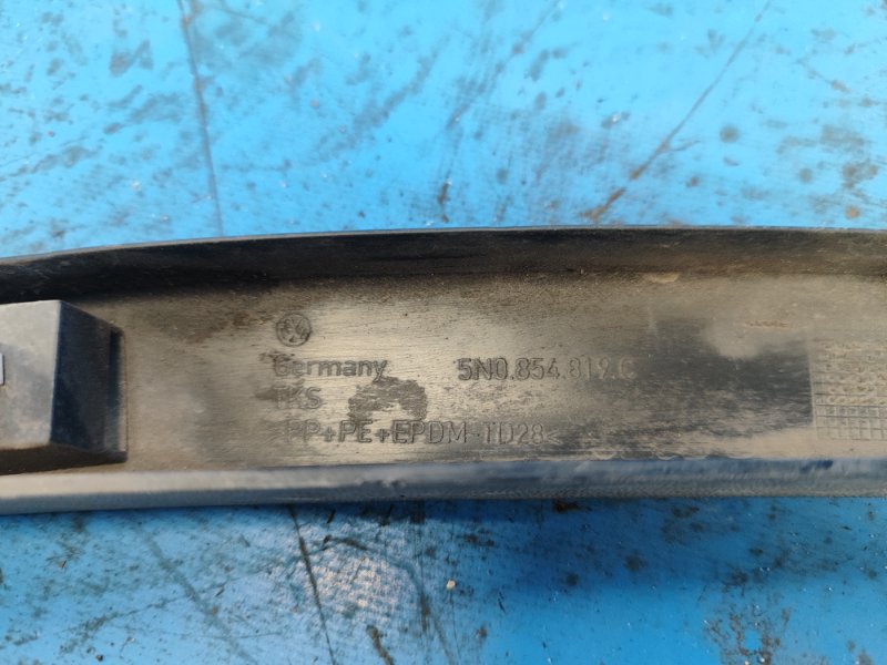 Fender lining (arch extension) VOLKSWAGEN TIGUAN 08-17 2017 Left. Rear.