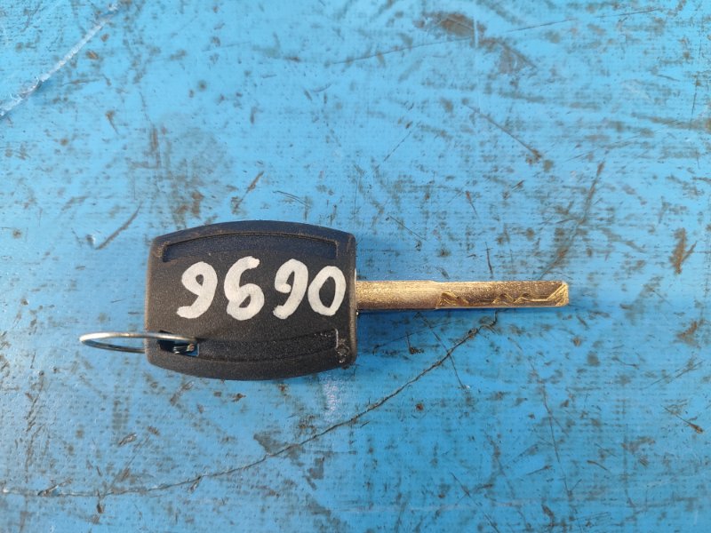 Ford Escape ignition key 12-19 2017