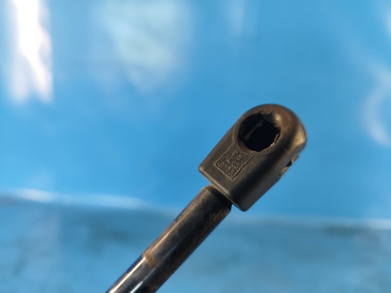 Trunk lid shock absorber FORD ESCAPE 12-19 2017 Right.