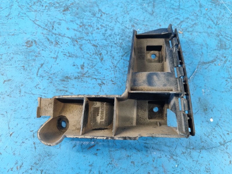 Rear bumper bracket VOLVO XC70 07-16 Left.