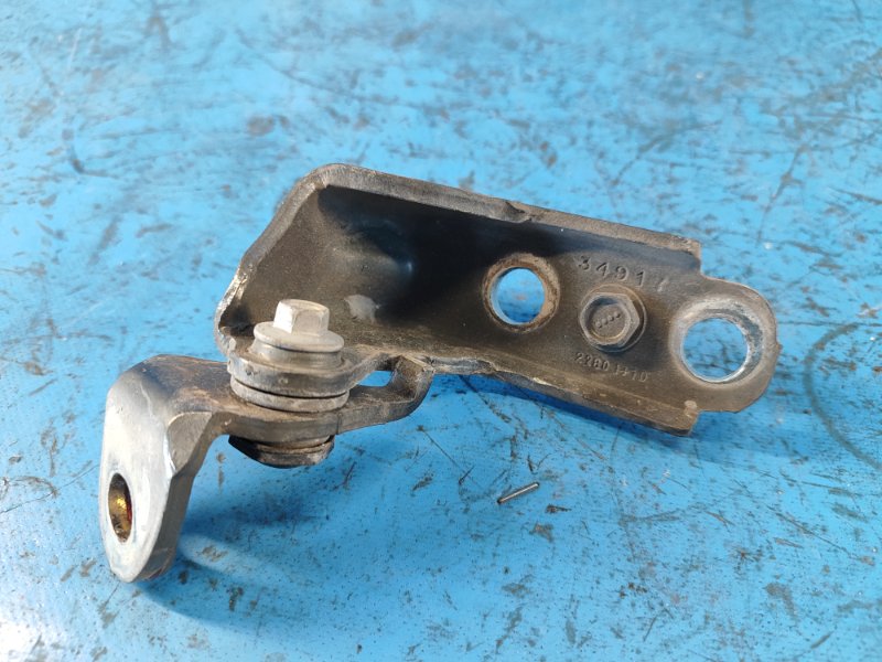 Upper door hinge FORD MUSTANG 15- Left. Front.
