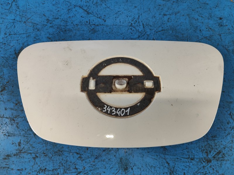 Bumper plug NISSAN LEAF 10-17 Front.