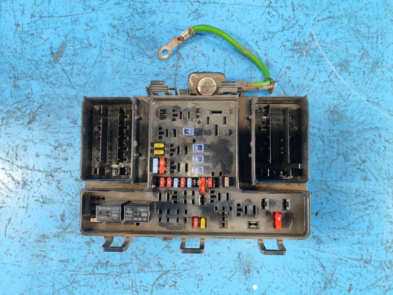 Fuse box engine compartment FORD FUSION 14-