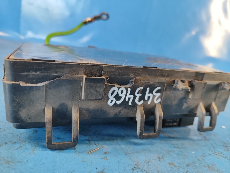 Fuse box engine compartment FORD FUSION 14-