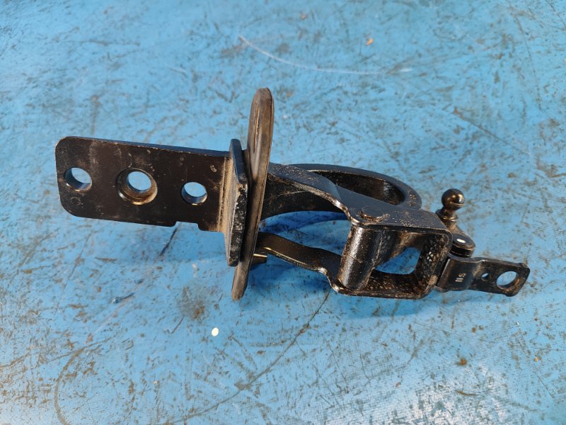 Trunk lid hinge VOLVO XC70 07-16 Left.