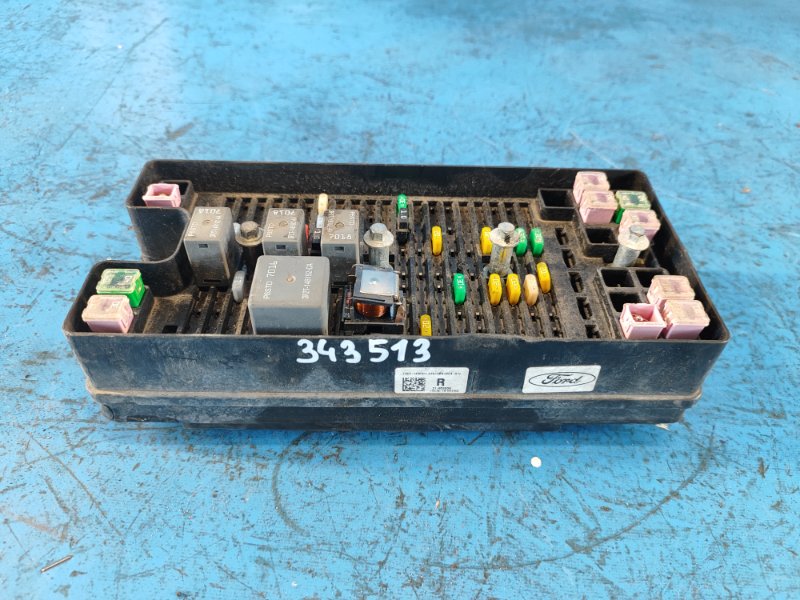 Fuse box engine compartment FORD MUSTANG 15-
