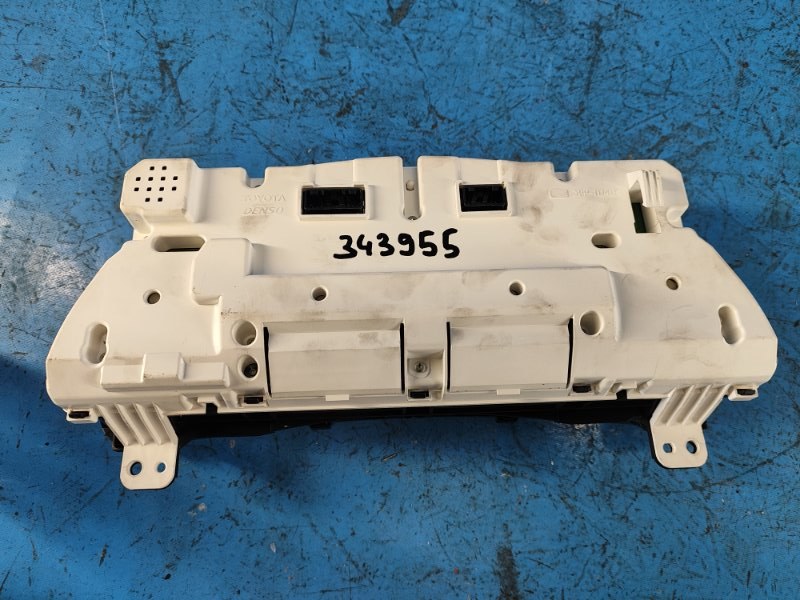 Toyota Camry 40 instrument panel 06-11 2007