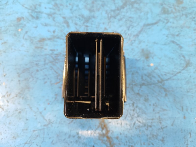 Air deflector DODGE GRAND CARAVAN 08- 2014 Left.