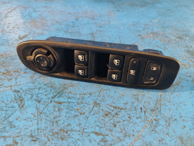 Power window control unit for the 2018 Jeep Compass 17-21