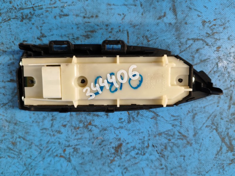 Toyota Prius power window control unit - 30 09-17
