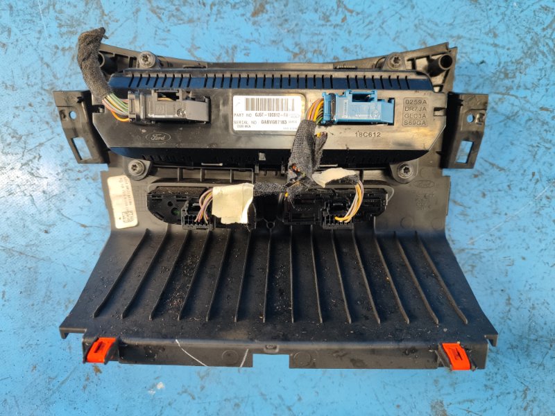 Ford Escape heater control unit 12-19 2017