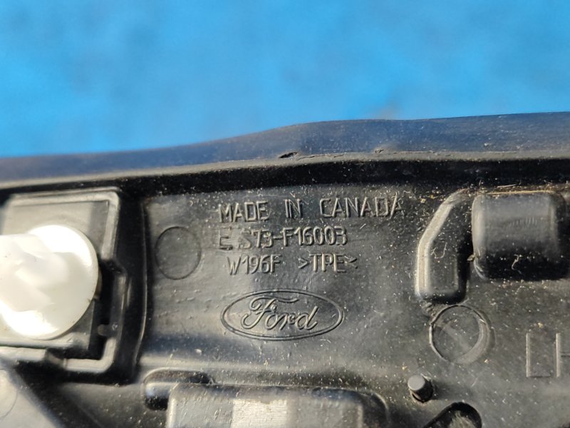 Body trim FORD FUSION 14- Left. Front.
