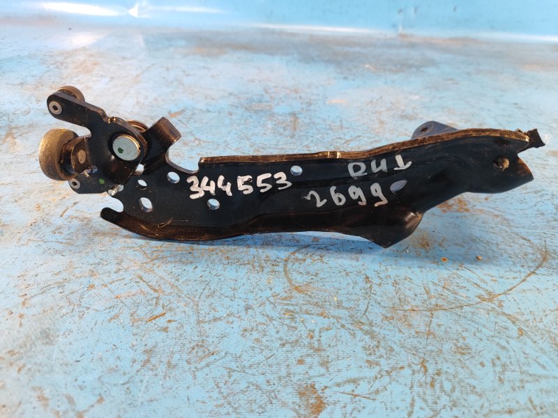 Lower door hinge DODGE GRAND CARAVAN 08- 2013 Right Rear