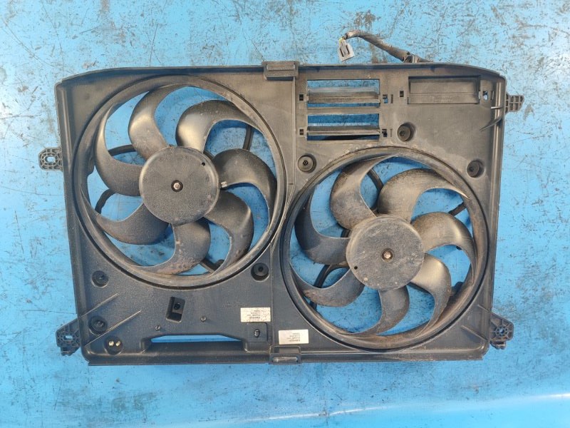 Diffuser of the main radiator fan FORD FUSION 14-