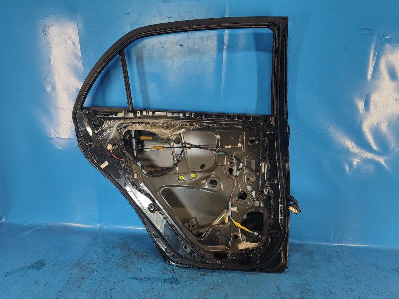 Door TOYOTA COROLLA 150 06-13 Left. Rear.