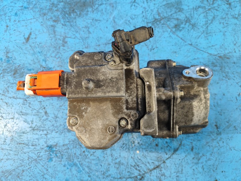 Air conditioning compressor for Toyota Prius Plus 11-14