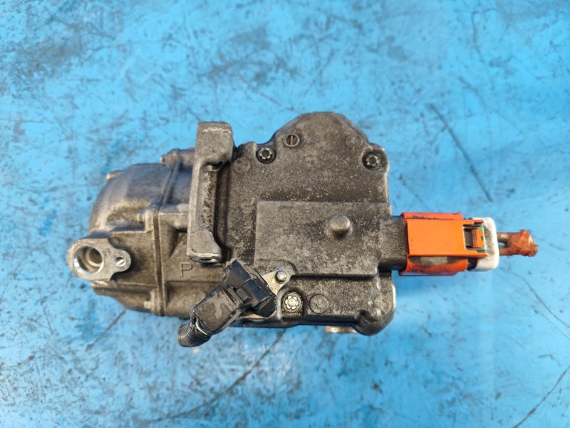 Air conditioning compressor for Toyota Prius Plus 11-14