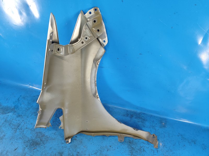 Front wing TOYOTA PRIUS - 30 09-17 Lev.